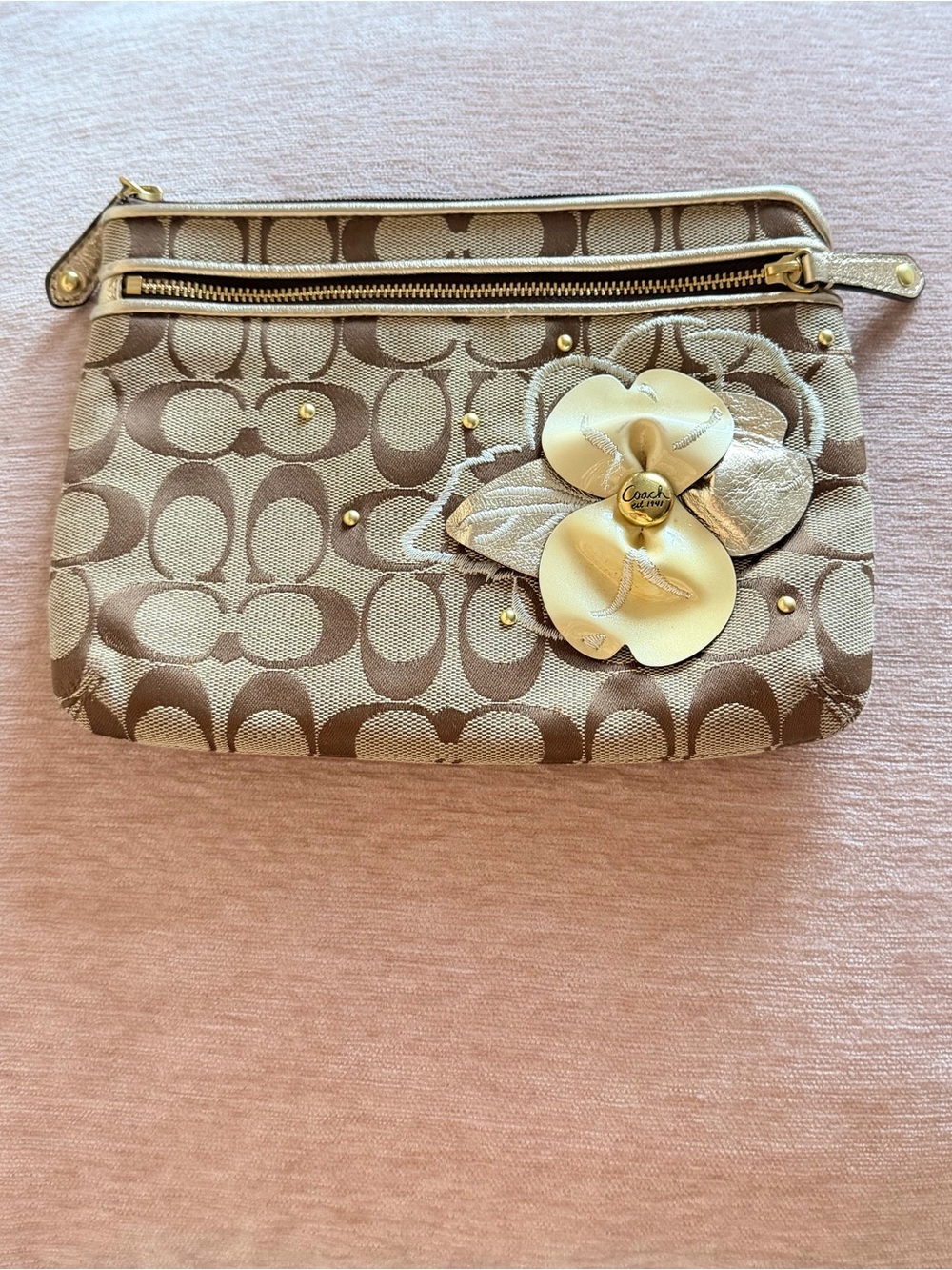Coach Signature C Khaki Canvas Wristlet 3D Floral Applique Gold